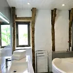 Дом отдыха La Perle De La Vallee *